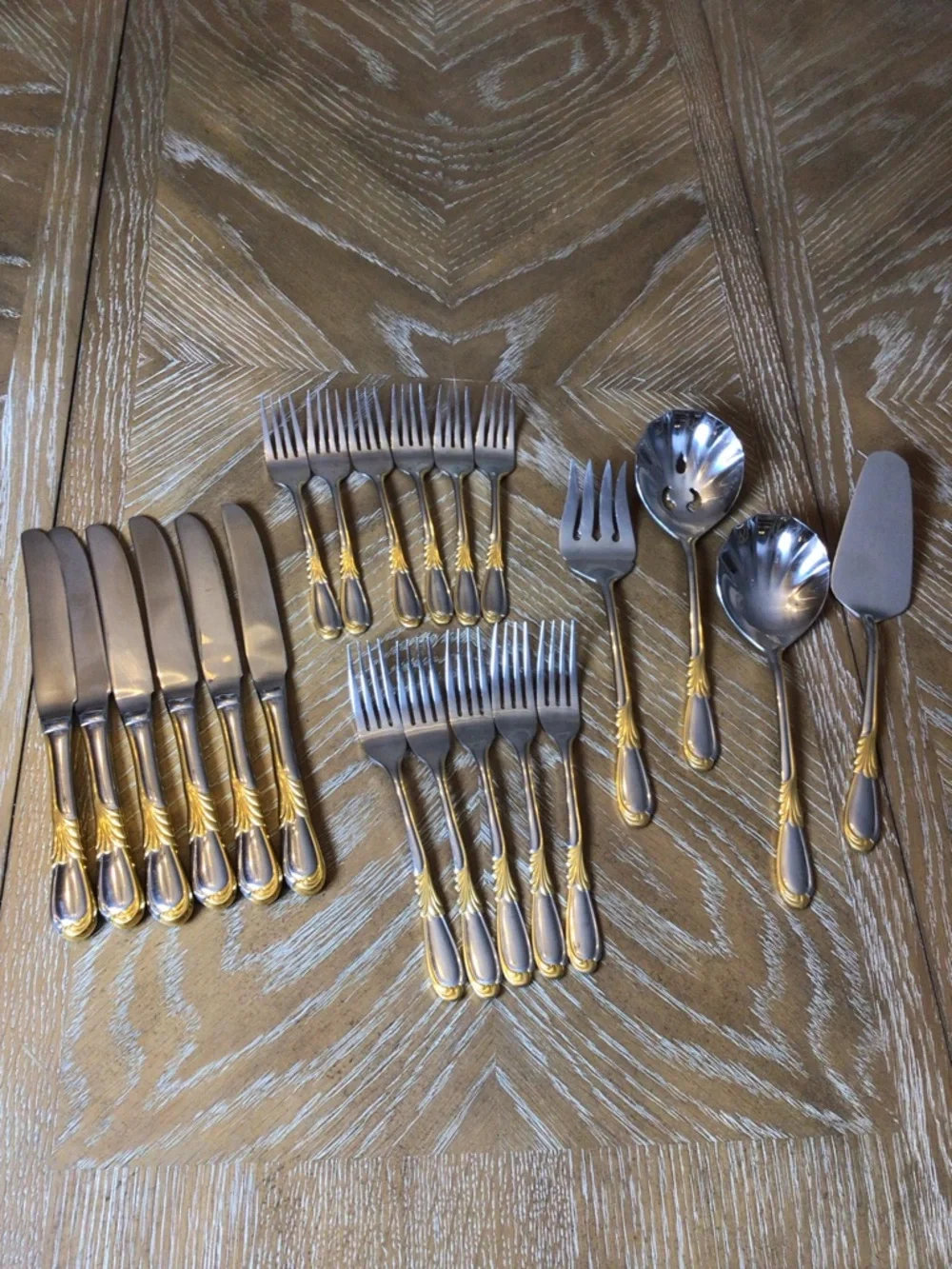 Vintage Retroneu Linda Gold Accent Flatware Korea Stainless YOUR CHOICE.